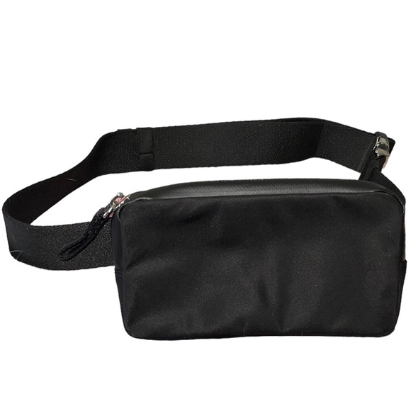 Veltri Handbags - Veltri waist pouch in Black EUC.